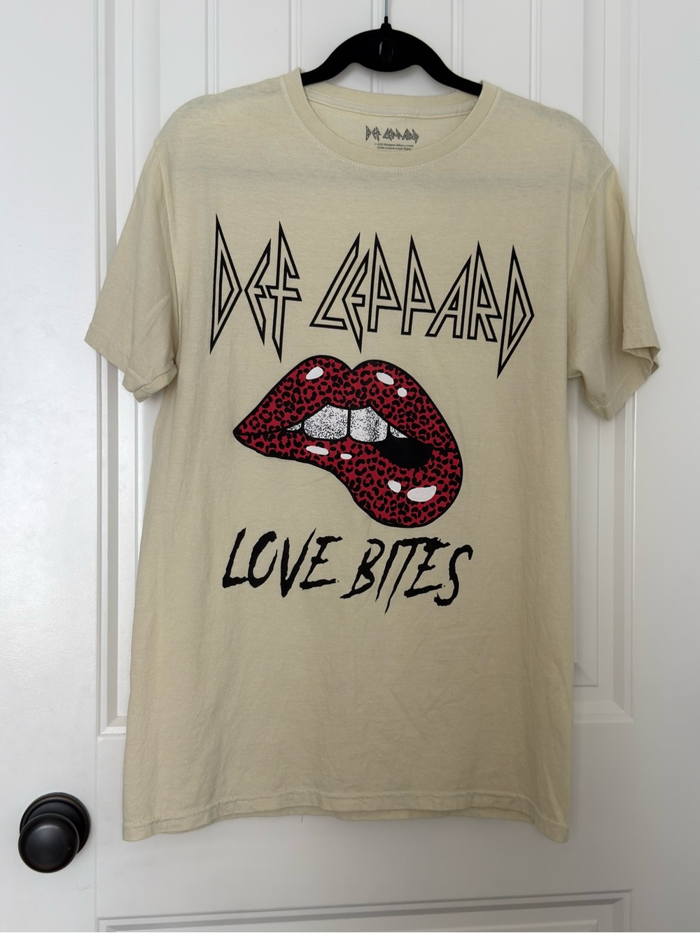 Def Leppard "Love Bites" Short Sleeve Tee - Beige with Red Graphic